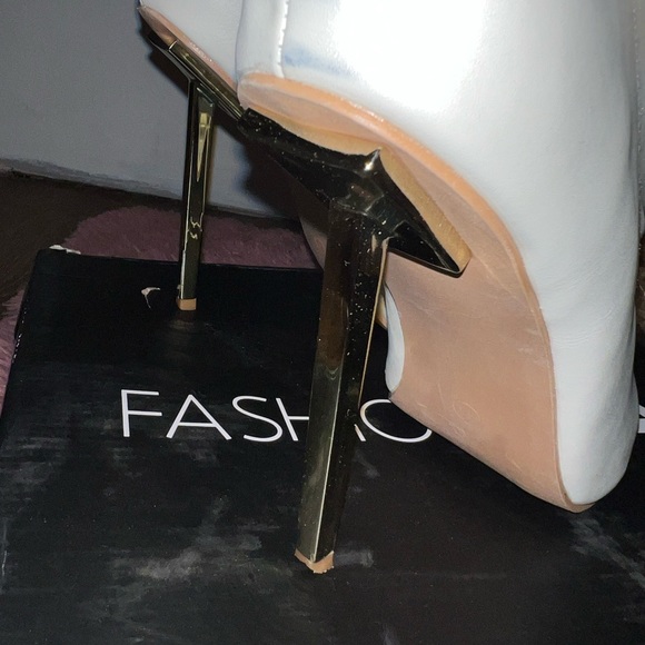 White chained booties - Picture 4 of 4